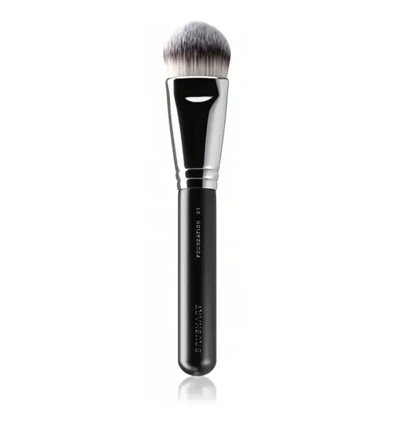 BrushArt Profesional B1 Plochý štětec na make-up 1 ks