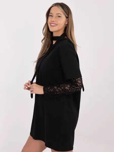 Černé šaty s krajkovými rukávy