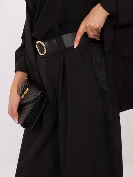 Černé business kalhoty s krajkou