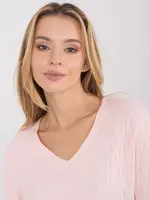 Světle růžový svetr s výstřihem do V