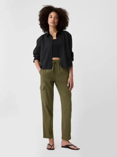 GAP Kalhoty s kapsami Mid Rise Easy Cargo - Dámské