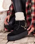 Resti Women's lace-up Woruces boots