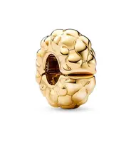 Pandora Slušivý pozlacený klip Shine 762716C00