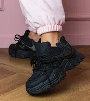 Gemre Black sneakers on a chunky sole with rhinestones Albis