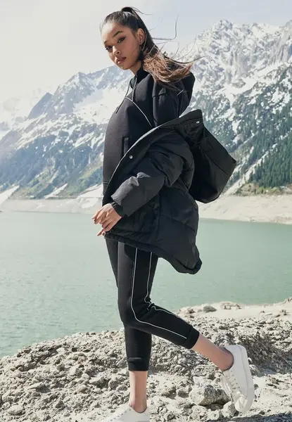 Dámská oversized bunda s kapucí, černá