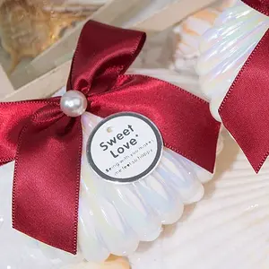 White Shell Shaped Plastic Candy Boxes