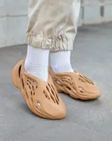 Resti Women's sports shoes with cutouts in camel Loydi