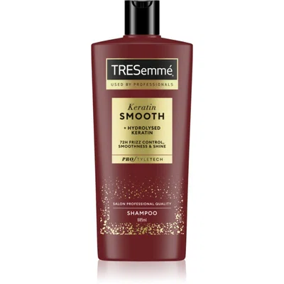 TRESemmé Keratin Smooth vyhlazující šampon pro nepoddajné a krepatějící se vlasy 685 ml