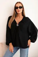 Kesi Włoski Dámska blúzka s viskózou s riaseným výstrihom a ozdobou čierna