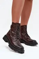 Kožené dámské kotníkové boty s efektem mačkání a přezkou Artiker