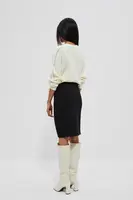 Puzdrová sukňa s embosovaným vzorom