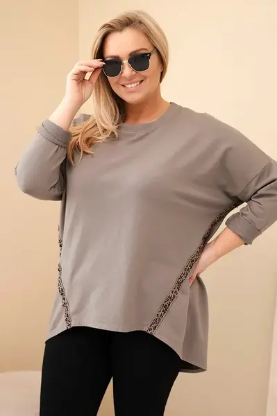 Kesi Dámská blůza Plus Size bavlněná s ohrnovacím rukávem a lampasem v leopardím vzoru fango