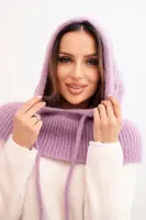 Dámská kapuce s vázáním a copánkovým vzorem