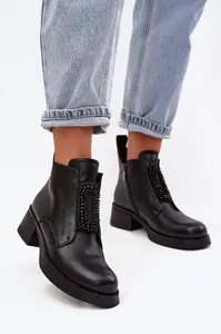 Kožené kotníkové boty s ozdobou