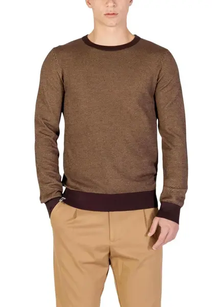 Pánský hnědý svetr s kulatým výstřihem