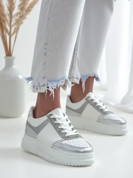 Resti Women's sneakers with glitter Qisofi