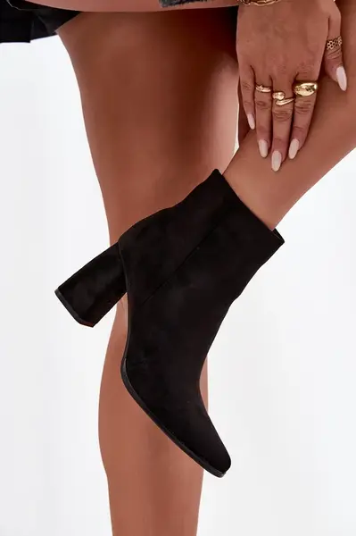 Boto Dámske čižmy na opätku z eko semišu čierne Inessa