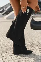 Boto Dámske čižmy na platforme s pásikom a strieborným detailom čierne Korivelle