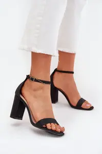 Boto Lesklé dámské sandály na podpatku černé Kavina