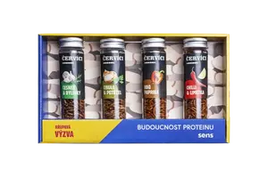 Pražení červíci v dárkové krabičce