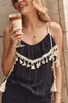 Černá boho halenka se střapci na ramínkách
