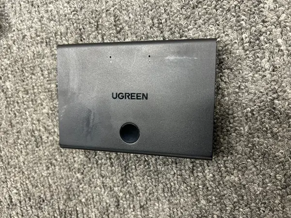 Ugreen USB 2.0 Sharing Switch 2x1 černý (použité)