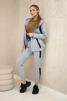 Sportovní set s šedými pruhy