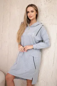 Šaty s nápisem neomezená šedá