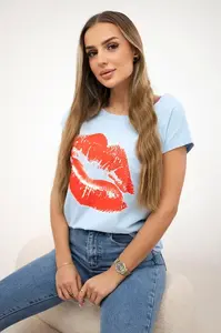 Modrá halenka s potiskem rtů