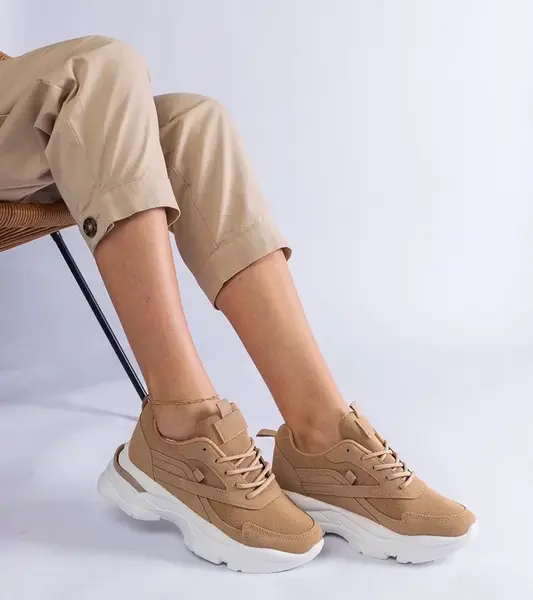 Gemre Brown sneakers on a thicker sole Guerrera