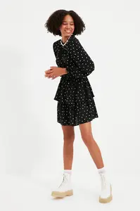 Trendyol Black Flounce tkané šaty