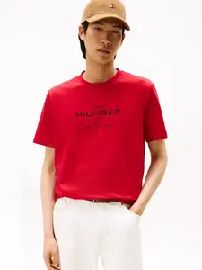 Tommy Hilfiger Stack Graphic Tee XL