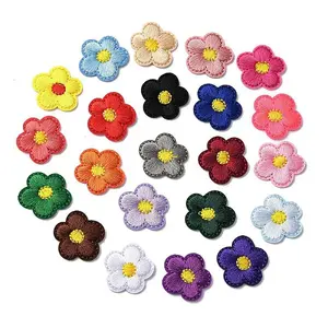 Polyester Embroidery Cloth Iron On/Sew On Patches