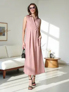 Resti Women's sleeveless dress with a wrap neckline Bizness