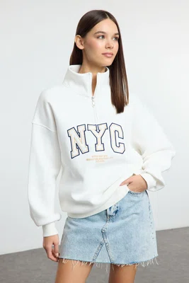 Trendyol White Oversize/Wide Pattern Slogan Embroidered Zippered Collar Knitted Sweatshirt