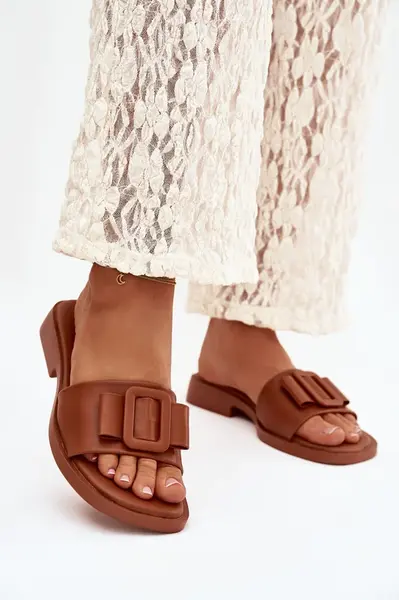 Dámské pantofle s přezkou Camel Melivra