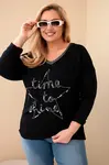 Kesi Włoski Dámská blůza Plus Size s nápisem a perlami černá