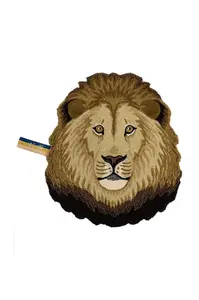 Doing Goods  Vlněný koberec  Ari Lion Head 113 x 95 cm