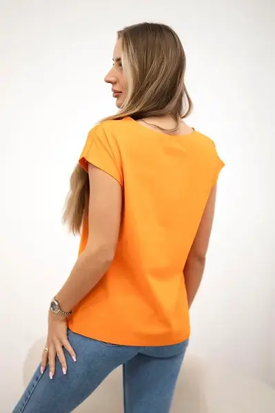 Halenka s oranžovým potiskem rtů