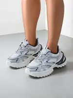 Resti Women's sports sneakers on a thicker sole Nettes