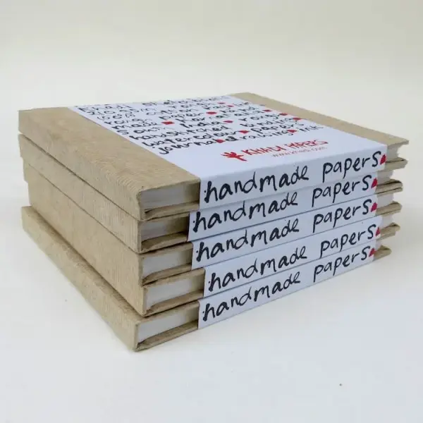 Blok ručních papírů Khadi 21x25cm 210g pevné desky