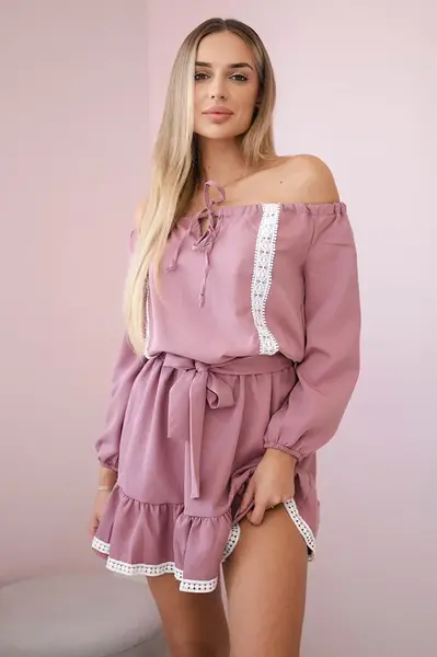 Shoulder and lace dress navy pink