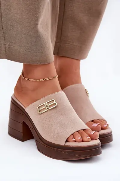 Dámske sandále na masívnom podpätku so zlatým detailom Vinceza