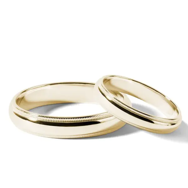 Minimalistický set zlatých snubních prstenů s jemným zdobením KLENOTA