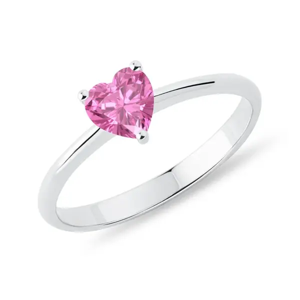 Prsten z bílého zlata s růžovým safírem ve tvaru srdce KLENOTA