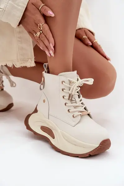 Kožené zateplené dámské kotníčkové boty na platformě GOE