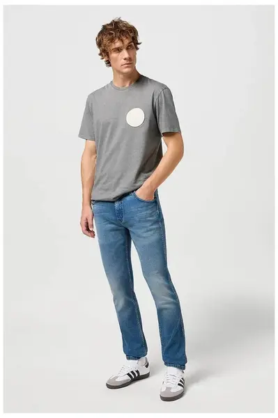 Pánske rifle WRANGLER GREENSBORO MEDIUM STRETCH IN CRAFTED 112350835 Velikost: 40/32