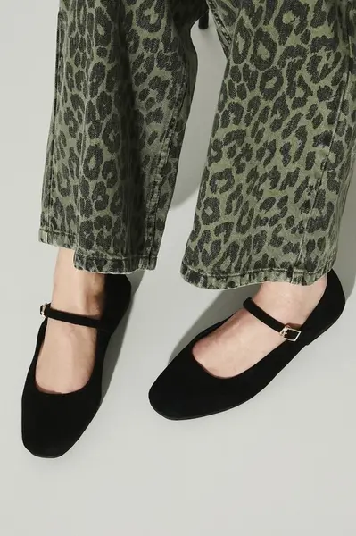 Semišové baleríny Medicine černá barva