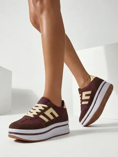 Dámské sportovní tenisky na platformě