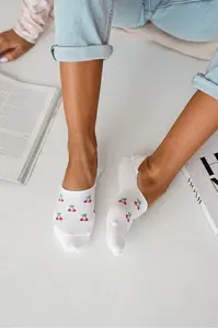 Milena Dámské Ponožky Microstopky Bavlněné Malé Višně Bílé